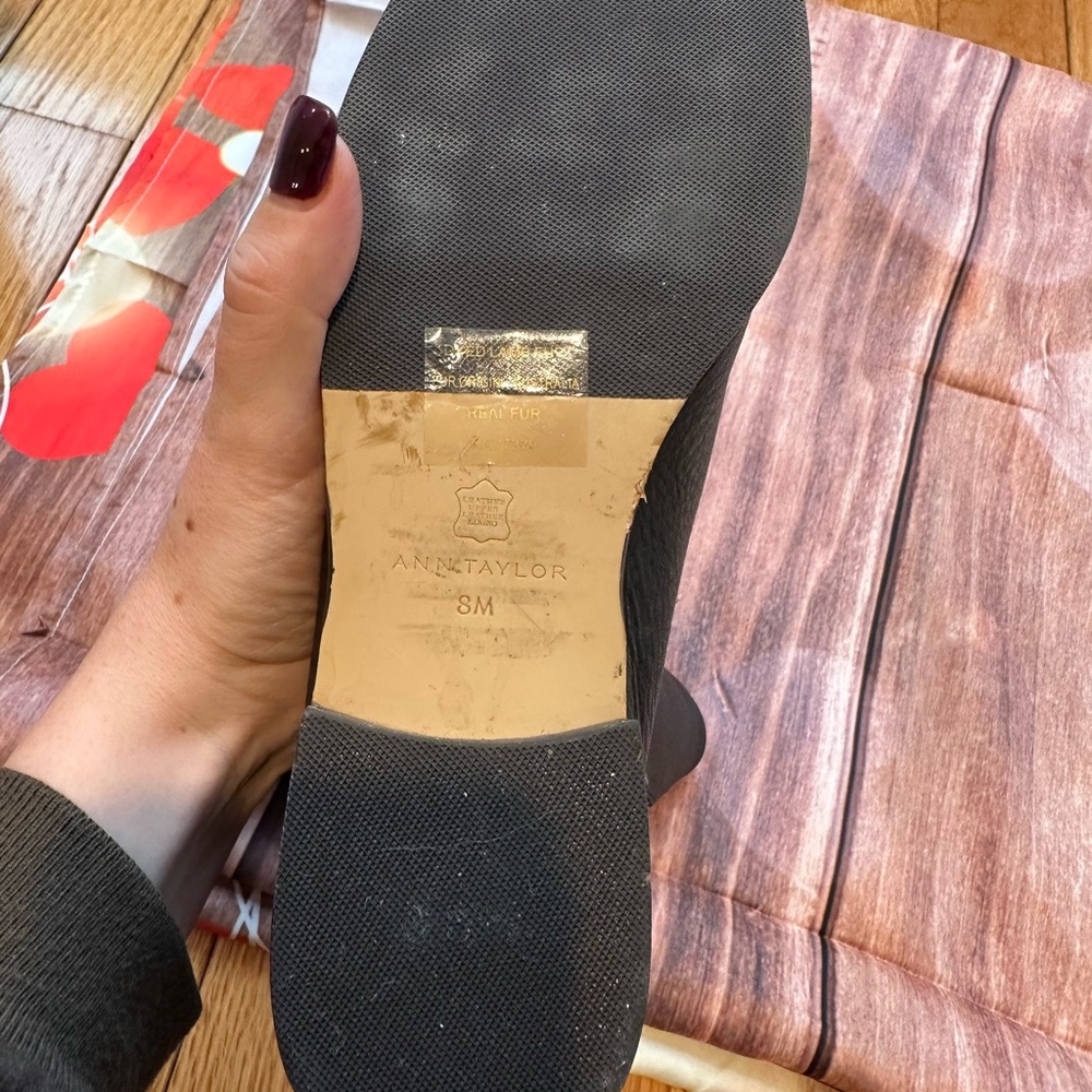 ▪️Fur lined, leather boots from Ann Taylor▪️ - Picture 7 of 7